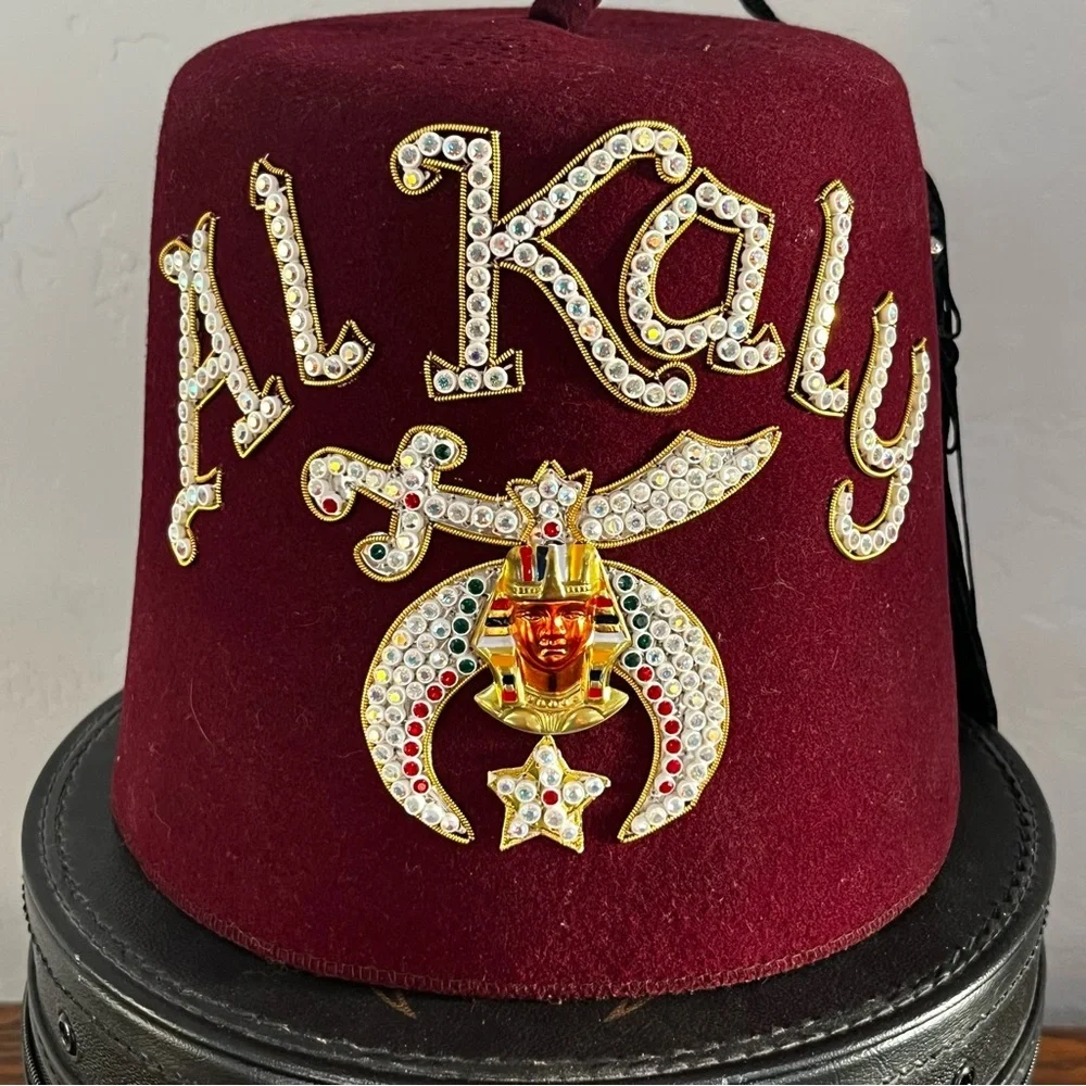 VINTAGE AL KALY SHRINERS FEZ HAT WITH RHINESTONES & SCIMITAR EMBLEM